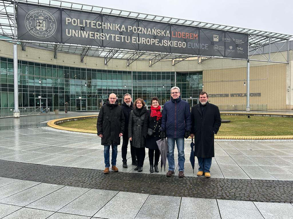 RomanandFritz1's tweet photo. Region im Wandel - organisiert vom Schulverwaltungsamt Landkreis Oder -Spree trafen sich Ausbildungsbetriebe aus Oder-Spree mit Vertretern der PUT Posznan. #Europa #Bildung @dpjw_pnwm @joergstb @MBJSBrandenburg @ArcelorMittalD @MeetingpointOSZ @WFBBrandenburg https://t.co/GN4cmqUC5c