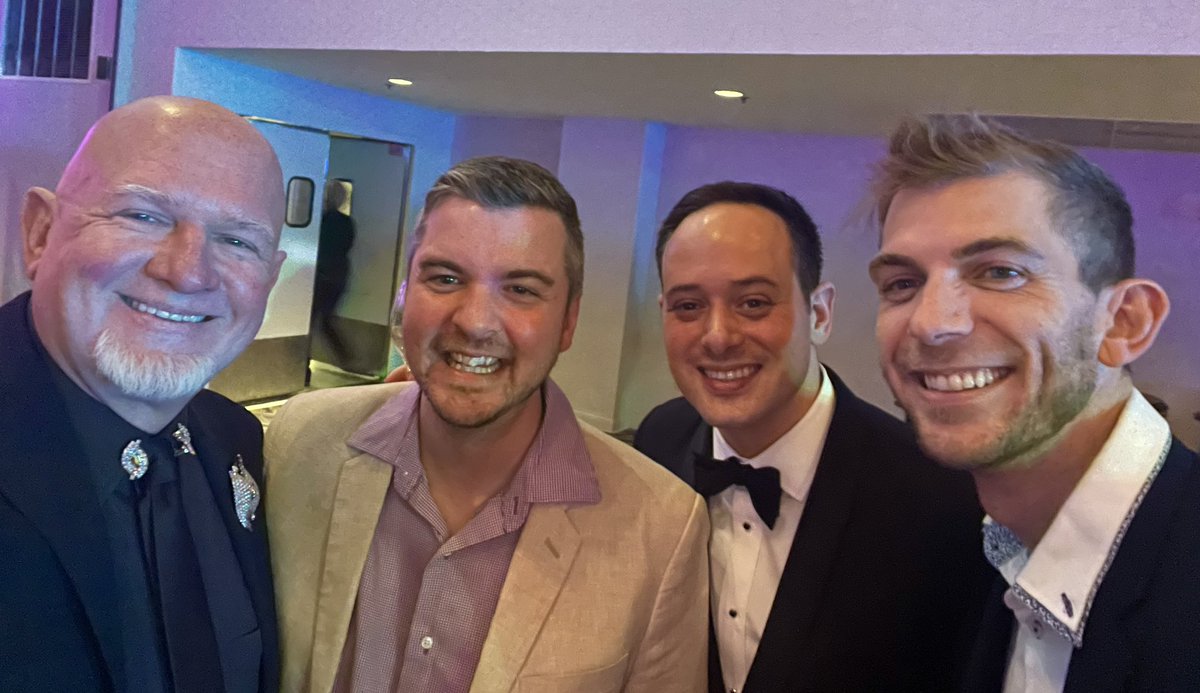 JohnBrase's tweet photo. If I say so myself, @edgi4466 put together the best-looking table at the @Doorways #RetroRed Mirror Ball last night.
Many thx to @MoRepMackey @stepheneisele Cort VanOstran, David Wasserman, Jeff Bewley, Mark Stuart-Smith, @KevinStx & Ron Gibbs for making a great evening such fun! https://t.co/NIHph6jdZO