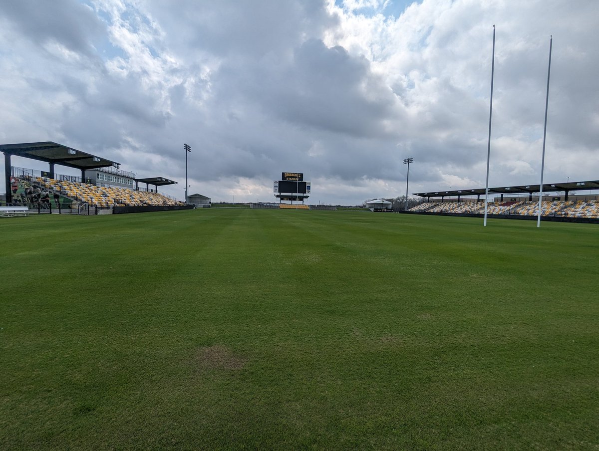 Had an amazing time at the <a href="/USTWSoccer/">UST Women's Soccer</a> ID camp today!  Impressed with the professional atmosphere surrounding the program training &amp; playing at the <a href="/HOUSaberCats/">Houston SaberCats Rugby</a> stadium &amp; the <a href="/HoustonDynamo/">Houston Dynamo FC</a> &amp; <a href="/HoustonDash/">Houston Dash</a> training right next door.

@SoccerMomInt <a href="/TakiStewart_/">Taki Stewart 🇯🇲</a> <a href="/MGoalkeeping/">Paul Murillo</a>