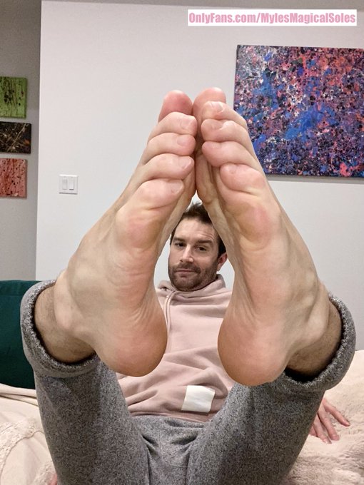 I got a really fun comment on yesterday's post: "Imagine Step Dad got that good grip too 😩" and I thought