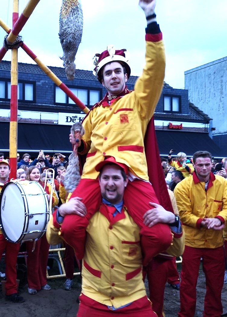 De koningen van carnavalszondag heten Robbe Delie (Stabroek), Yorchen Maes (Jonge Ruiters Zandvliet) en Dries Van Everbroeck (Nieuwe Gans Berendrecht). bloggen.be/ganzenrijden #ganzenrijden