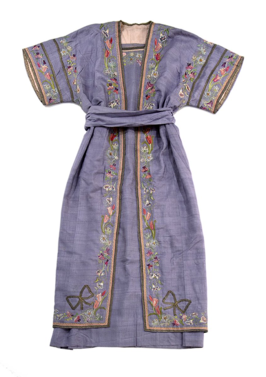 IsabellaRosner's tweet photo. Dreaming of spring and frolicking around town in this embroidered tunic and shoes, designed and stitched by Pre-Raphaelite painter and model Marie Spartali Stillman. That purple! Those flowers! Totally iconic. Now in the collection of the @delartmuseum https://t.co/Hp1gv2cVlW