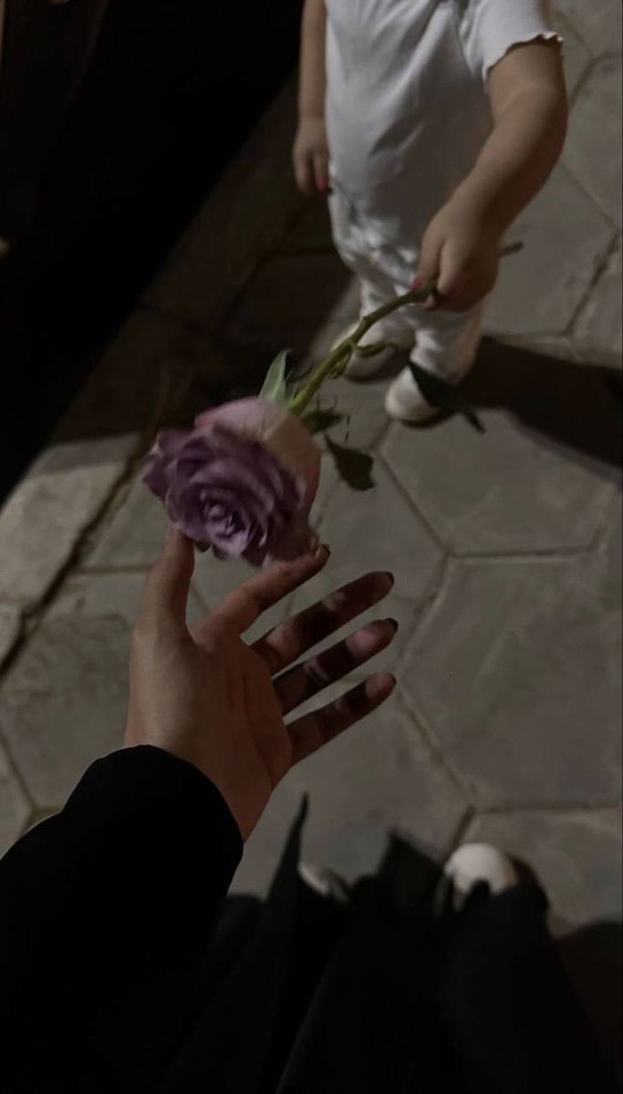 مَن أراد البقاء ، فأبسط له قلبك 
ومَن أراد الرحيل ، فأبسط له الطريق
- سيغموند.