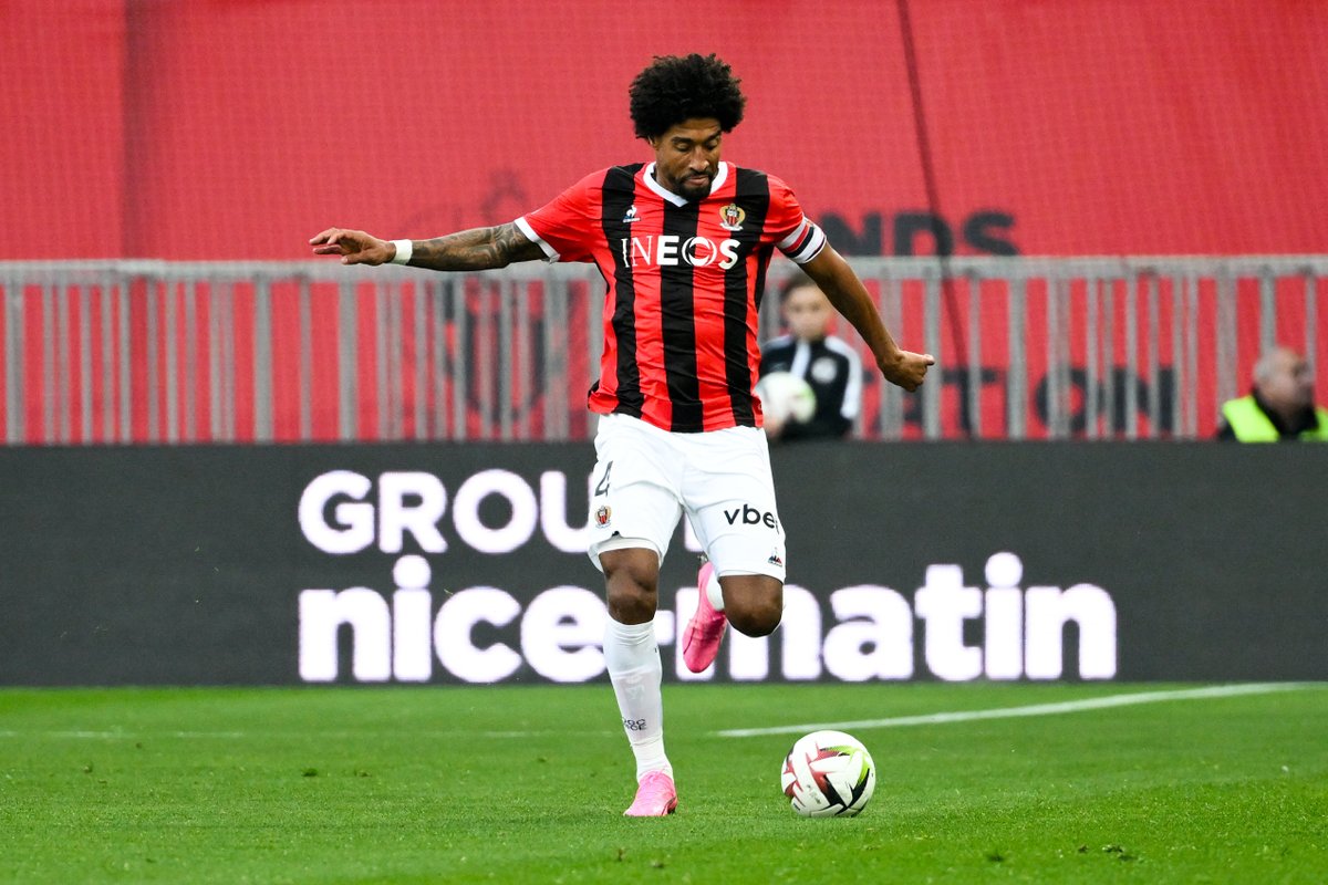 TopMercato's tweet photo. Dante 🇧🇷 est exclu ! 🟥
OG Nice 1️⃣-2️⃣ AS Monaco
#derbyazuréen #ogcasm https://t.co/dbK6XWYElT