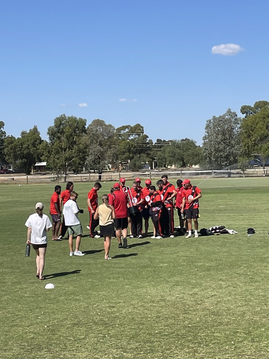 Congratulations to the Sporties Spitfires on their 3 wicket win in the @GV_BBL Grand Final yesterday! @goldensquarecc Liam Smith (13* and 2/11) and Kayle Thompson (42*) instrumental in the win over the #HurleysHounds
Thanks for the commentary @kidbyers. 
#commentarylyfe @abcsport