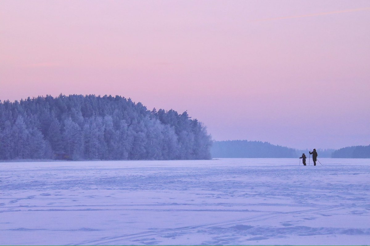KasOtto's tweet image. Talvikäppäilyt kamera kourassa. #suomi #canon #canoneosr