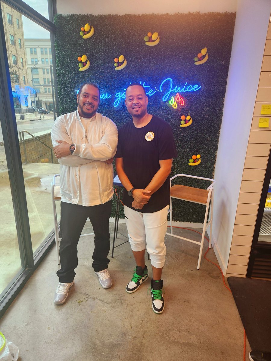 It was a pleasure having <a href="/KeylanAbrams/">ᴋᴇʏʟᴀɴ "ᴋᴇᴋᴇ" ᴀʙʀᴀᴍs</a> and the family at the shop yesterday.