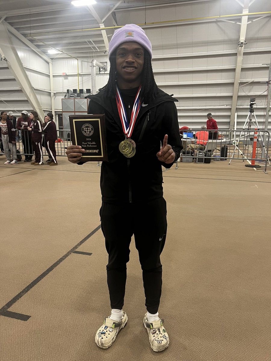 PhSportsDigest's tweet photo. Indoor T&F: Congratulations to Julian Ward (Track) of @RomanAthletics (@RomanXCandTF) & @anthonyconrey_ (Field) of @CEC_athletics on winning MVP’s of the meet! 🏆📸: @PM_Photo https://t.co/78MktdaMnZ