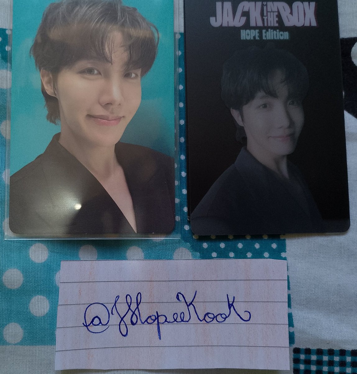JHopeeKook's tweet photo. itens jack in the box hope edition

1 card 35  + 1 pôster de brinde ou uma cartela de adesivos 
 
Cards Beyond the story
15,00 cada

Card Jin Army bomb V4
15,00

+Fretes

Tudo por 130,00 + frete https://t.co/WDSU9QMux7