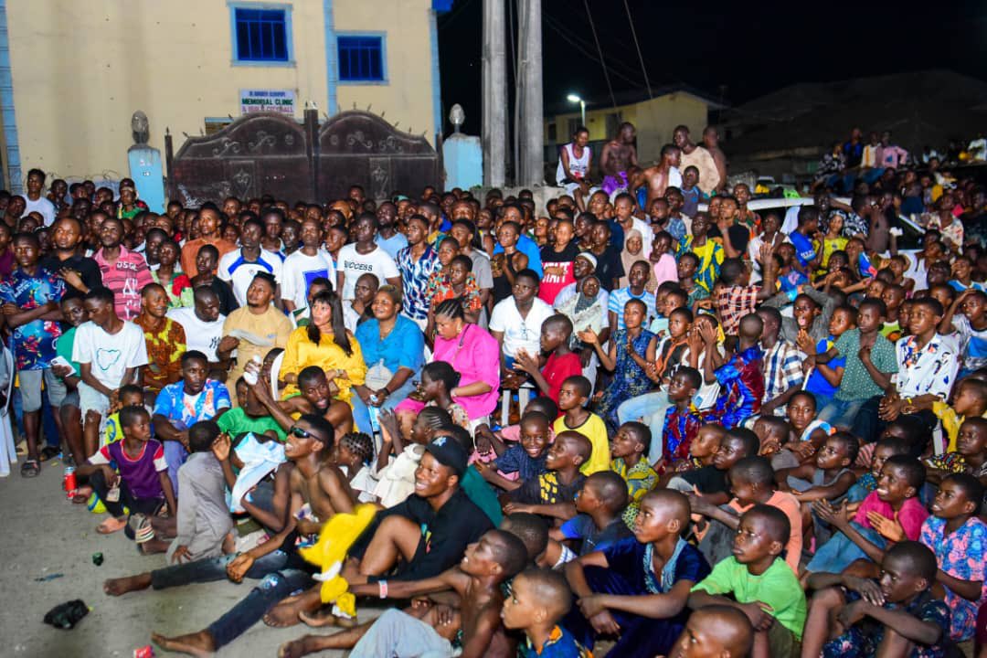 Oluwadamilola_K's tweet photo. AFCON FINAL: Scenes From ISOLO LCDA Mega Viewing Centre at the frontage of Osolo’s Palace, Isolo

Powered by: Isolo LCDA
#IsoloLCDA #SoarSuperEagles https://t.co/AXfGqgEUdm