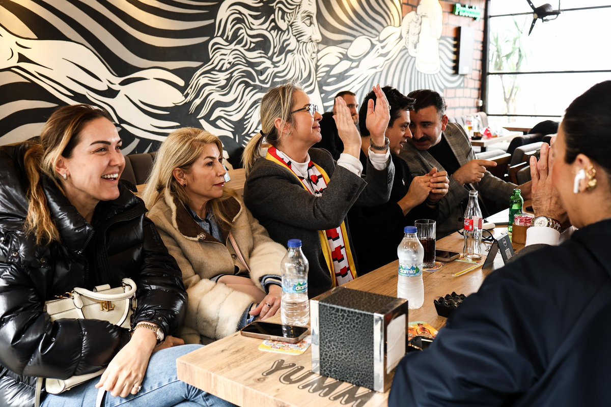 SAITBASDAS's tweet photo. Samimiyetin adı CEYDA BÖLÜNMEZ ÇANKIRI 🥰

Belediye Başkan Adayımız Sn @CeydaBC35 ile #Güzelyalı #Göztepe 🧿🙋🏻‍♂️ https://t.co/D0iUXXff5d