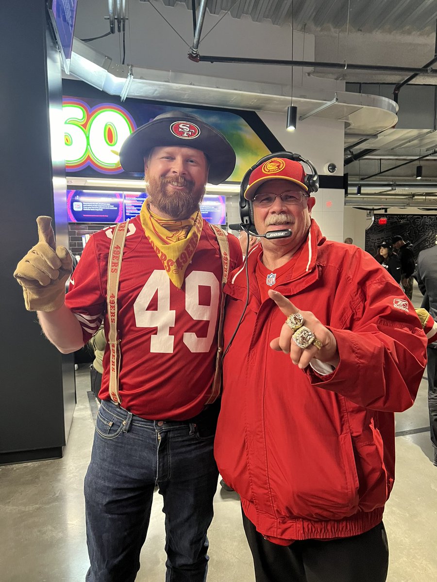 StNicholasClaus's tweet photo. Sorry Andy Reid. It was great to meet “you” Monday night, but we’re taking you down today. Let’s go Niners! Let’s bring home number six! #FTTB #SourdoughSam https://t.co/LCyIPQX5Lj