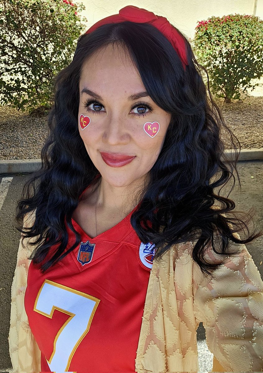MsEilene's tweet photo. Alexa play @Usher YEAH 🗣
#SuperBowl
#Chiefs
#ChiefsKingdom
#buttkicker7 https://t.co/RtM5qEN8df