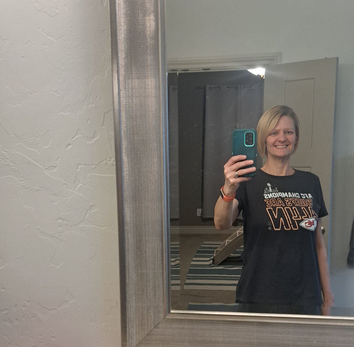 n_burgin's tweet photo. Getting ready for Super bowl party with friends 🎉 Sporting my AFC championship t-shirt!! Let's go Chiefs ❤️💛
#KansasCityChiefs 🏈#87 #Superbowl XVIII https://t.co/lOVgo0hY9c