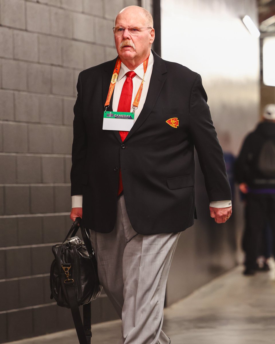 Chiefs's tweet photo. The mastermind is in the building. https://t.co/uXyJMcDPtX