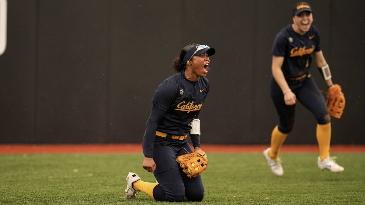 CalSB's tweet photo. SUPER SUNDAY 🙌

#GeauxBears https://t.co/3q57qxCevR