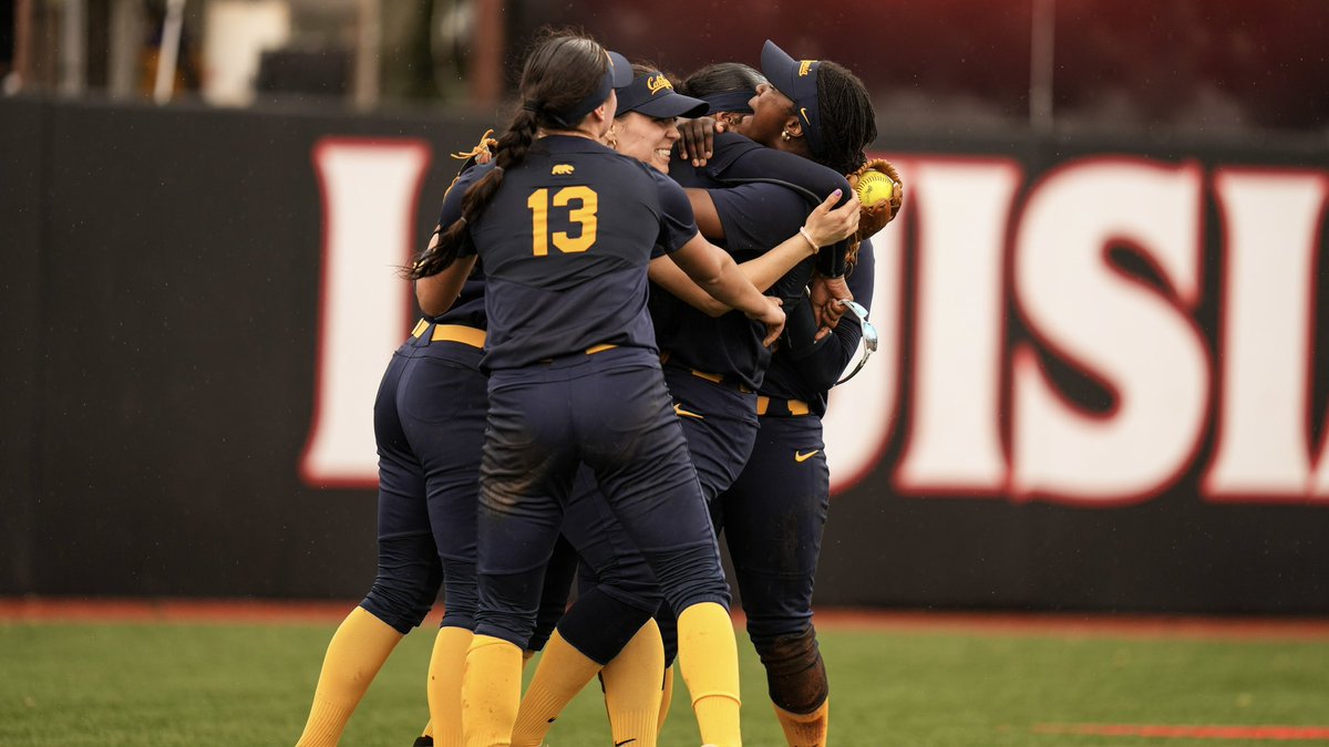 CalSB's tweet photo. SUPER SUNDAY 🙌

#GeauxBears https://t.co/3q57qxCevR