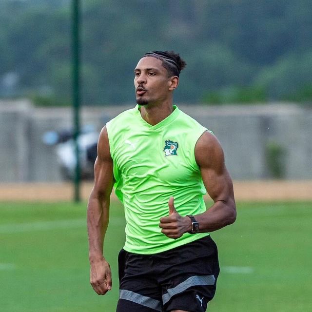 Si tu penses a tout abandonner dans ta vie, saches que cet homme a eu le cancer + marque en final pour son pays. SEBASTIEN HALLER 🫡 !