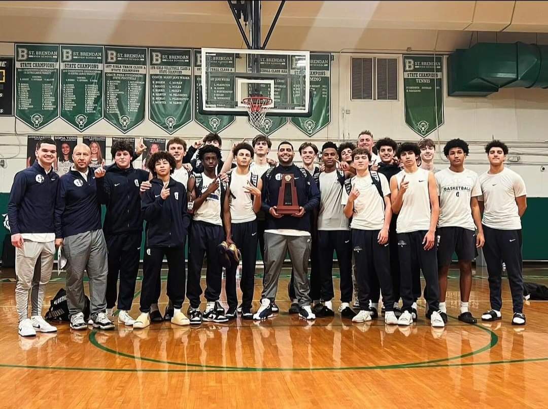 just1justin305's tweet photo. 2 District Championships and a solid conference win all within 24hrs. Feeling really blessed and grateful on this beautiful Sunday. #RepDaPrep #HoopAndLive #WinnersWin https://t.co/Hka4n1sx2I