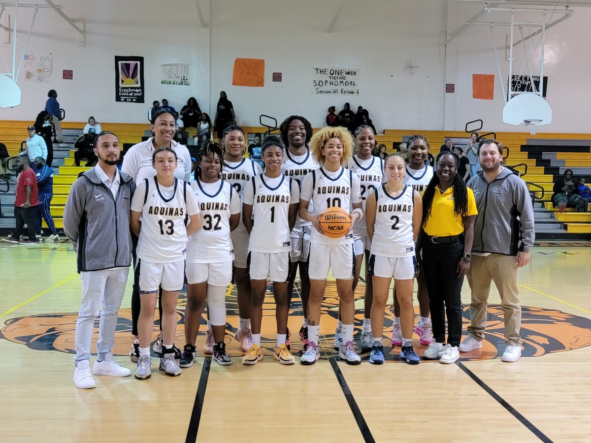 just1justin305's tweet photo. 2 District Championships and a solid conference win all within 24hrs. Feeling really blessed and grateful on this beautiful Sunday. #RepDaPrep #HoopAndLive #WinnersWin https://t.co/Hka4n1sx2I
