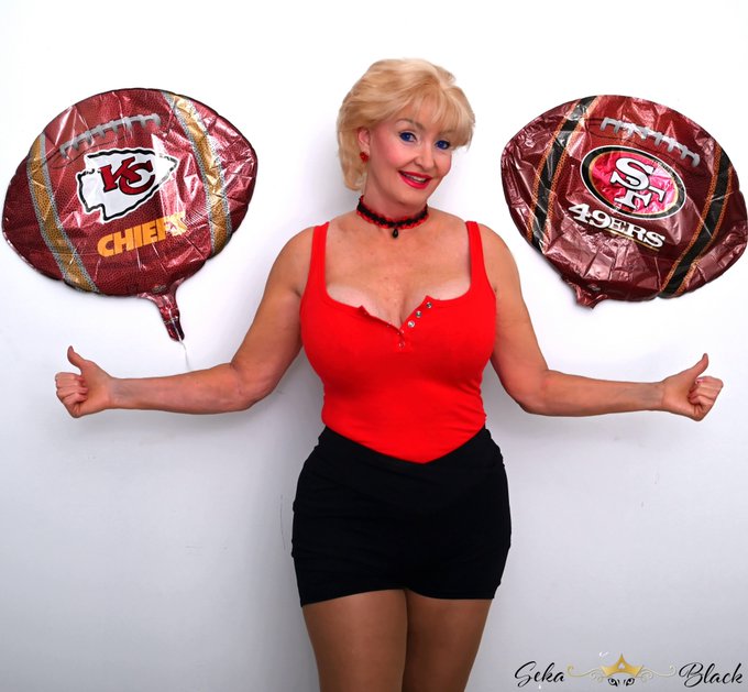 Its time for Super Bowl LVlll  !!  Who do you think will WIN!!! The @KCChiefs_Fans or @SFransisco49ers<a href="/tag/realloyalfans"class="tags"><span>#realloyalfans</span></a>