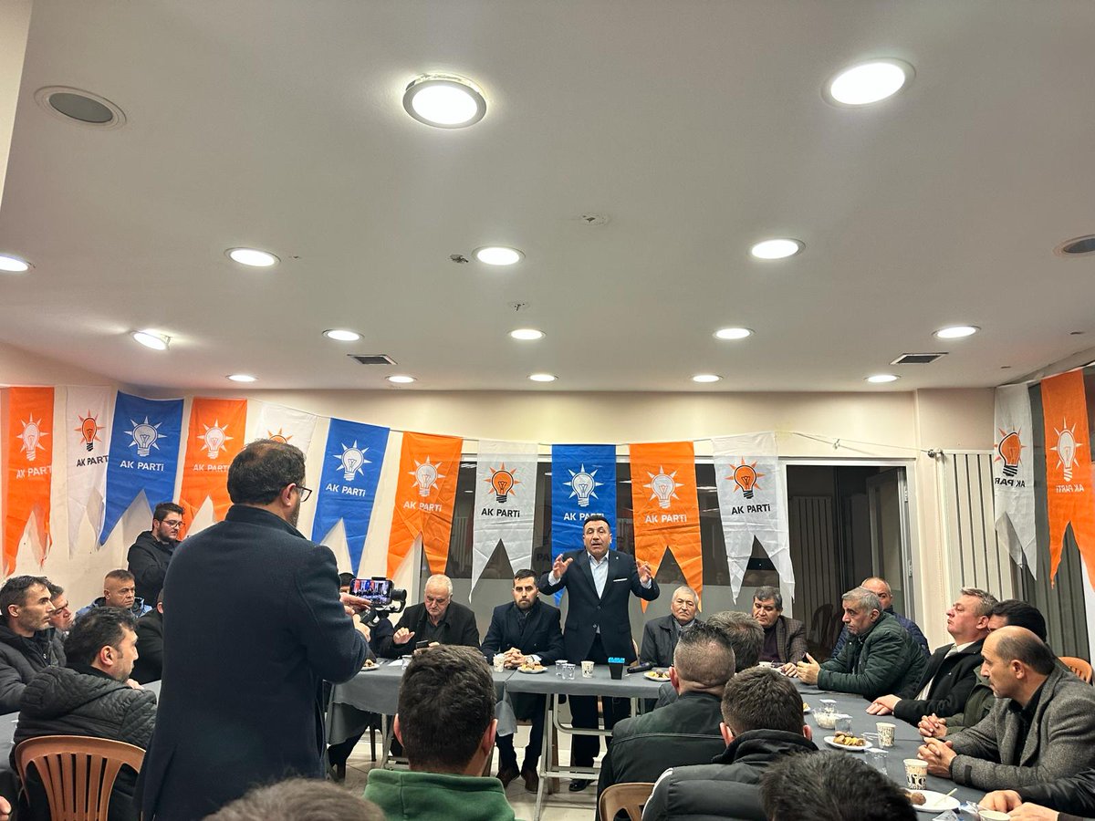 İlçe Başkanımız <a href="/muraterdogan_64/">Murat Erdoğan</a> başkanlığında Yönetim Kurulu Üyelerimiz,Belediye Başkan Adayımız @CevizciMehmet64 İl Genel Meclis Üyelerimiz ve Aday adaylarımiz,Kadın Kollarımız Gençlik Kollarımızınla  birlikte teşkilatımızda toplantımıza yoğun katılım sağladılar
<a href="/akgenclikbanaz/">AK Gençlik Banaz</a>