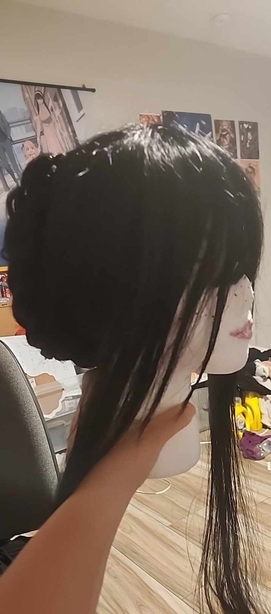 valcosplays214's tweet image. Hi here's just a post of my yor wig I styled with the help of @QuesadillaCos for @MegaConOrlando last week.
(If you see my pule of dirty laundry, no the fuck you dont) 

[ #cosplaywig #wigwork ]