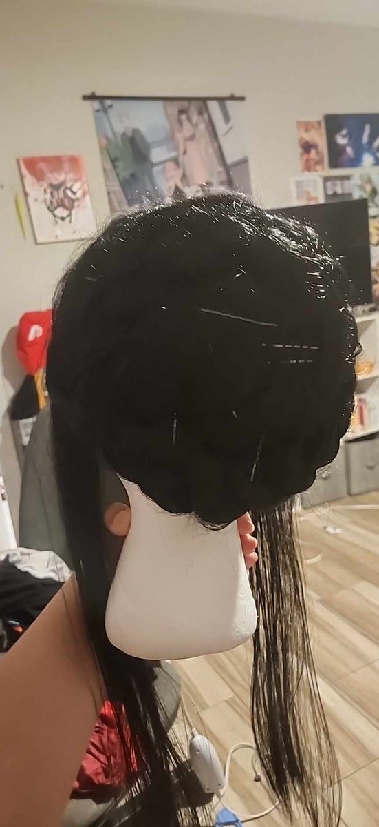 valcosplays214's tweet image. Hi here's just a post of my yor wig I styled with the help of @QuesadillaCos for @MegaConOrlando last week.
(If you see my pule of dirty laundry, no the fuck you dont) 

[ #cosplaywig #wigwork ]