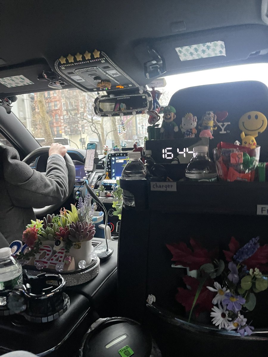 snot's tweet photo. Uber driver cool https://t.co/LYDn4pO4fR