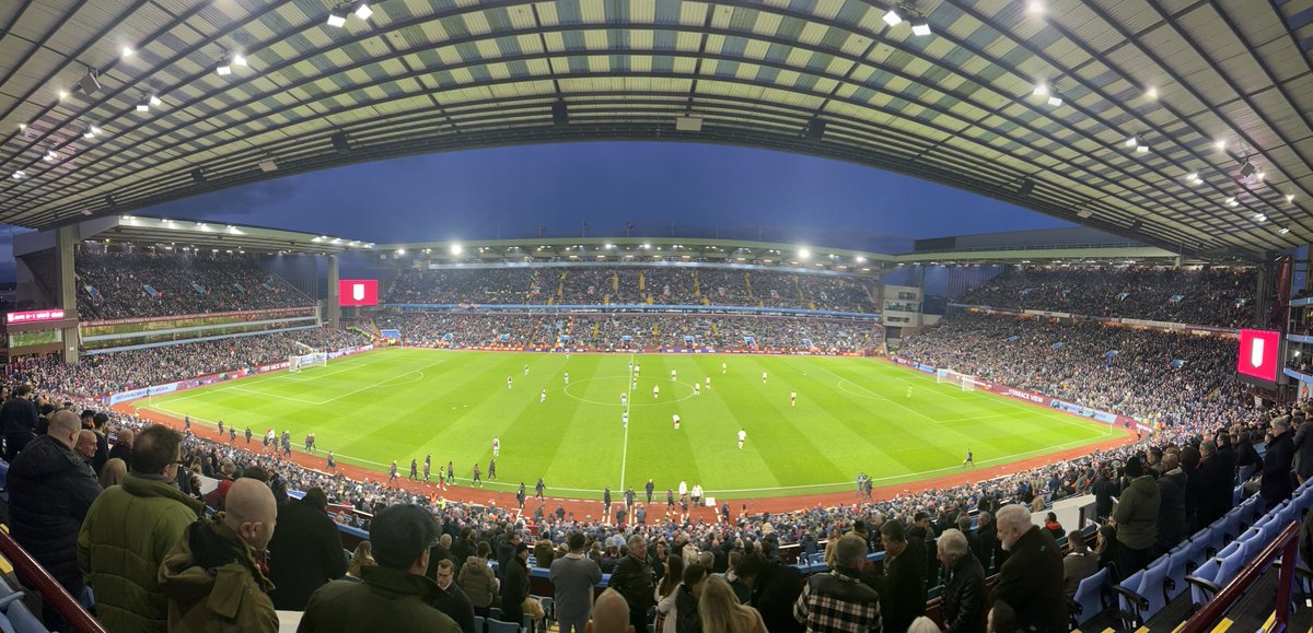 Hitz_the_Hammer's tweet photo. Not the result I wanted but to be back at Villa Park was a real treat! All those years I missed the atmosphere, the fans and all the lovely people at the club - thank you all for having me back #utv #AVLMNU https://t.co/y9HqSEFgFH