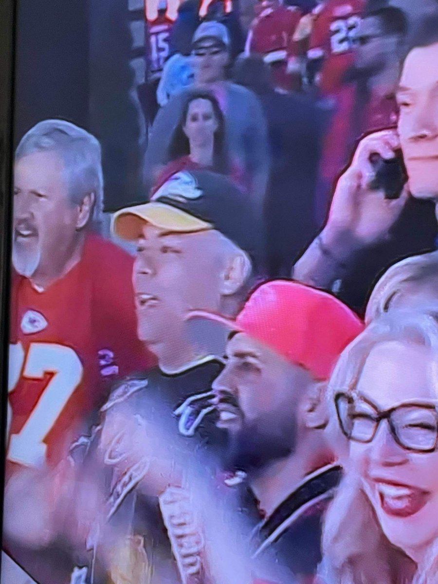 mseavert's tweet photo. #AsSeenOnTV Spotted in the front row in the crowd shot on the @NFLonCBS Super Bowl 58 pre-game show from Las Vegas. https://t.co/IescRh5jpY