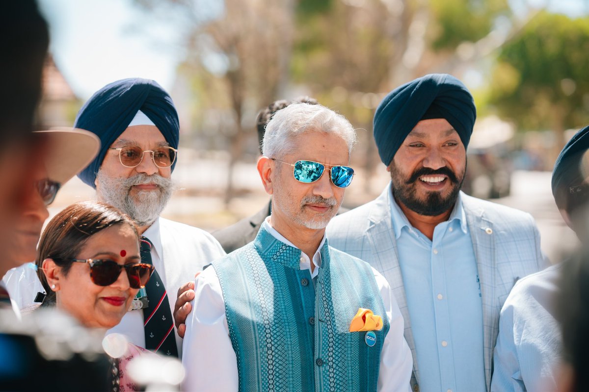 alokdubey1408's tweet photo. 🇮🇳😊
On 26 October 23, 8 former Indian Navy officers were sentenced to death by a Qatari court.

20 November 23: Court of Appeal
23 November 23: Hearing.

December 2023
1: Meeting of PM Modi and Emir of Qatar in Dubai
3: Indian Ambassador Vipul gets consular access
7: Hearing
28: Court overturns death sentence
   
 12 February:
 Release Announcement

Qatari court released 8 former Indian Navy officers on 12 Feb 24.

Jai hind 🇮🇳🙏