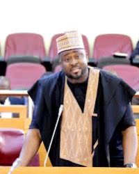 VictorIsrael_'s tweet photo. He’s the reason we lost this match against Cote D'Ivoire

God punish Desmond Elliot 

 #AFCONFinal https://t.co/yuEln98hxQ