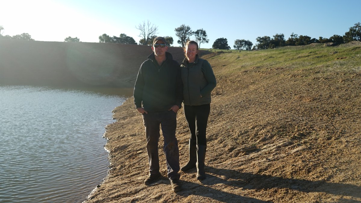 GGA_WA's tweet photo. James & Melita Jefferies from @CompassAgAu have built a second enlarged dam on their home farm to improve their drought resilience. With the help of @CWSS, these #smartdam champions are measuring evap from both dams https://t.co/9l1fKF6lmj #DAFF #FutureDroughtFund https://t.co/ZJvG8D3t19