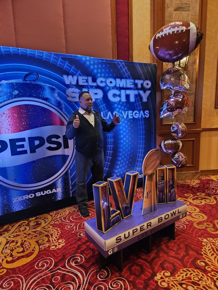 BarrySanders's tweet photo. Welcome to #SipCity - thank @pepsi https://t.co/FLlCABAPx7