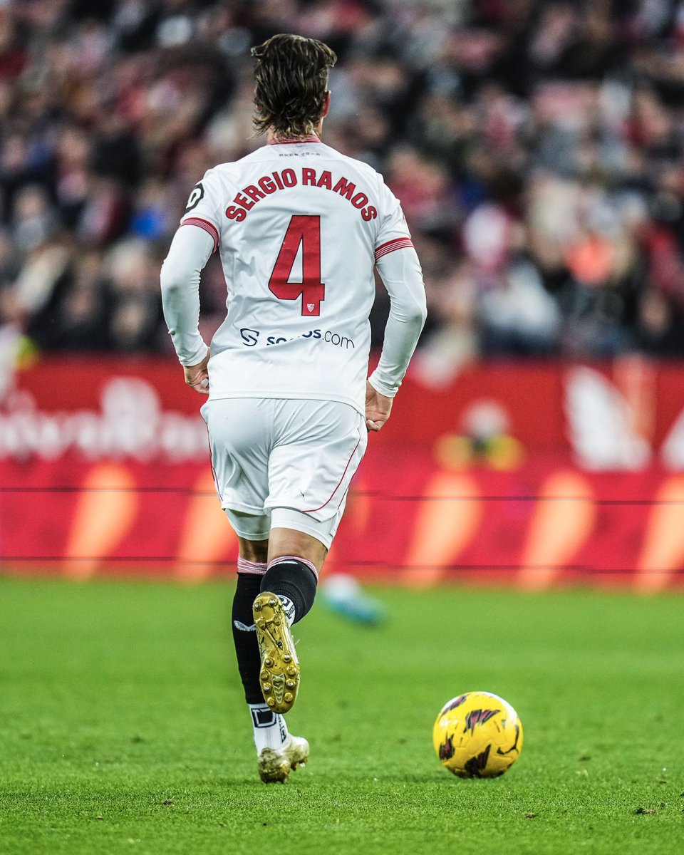 Una gran tarde de fútbol en el Sánchez-Pizjuán. Victoria importante y portería a cero. Enorme nuestra afición. ¡Es cuestión de creer! Nunca te rindas. ¡Seguimos, @SevillaFC! ⚪️🔴 A great afternoon of football at the Sánchez-Pizjuán. Important win with a clean sheet. Our fans…