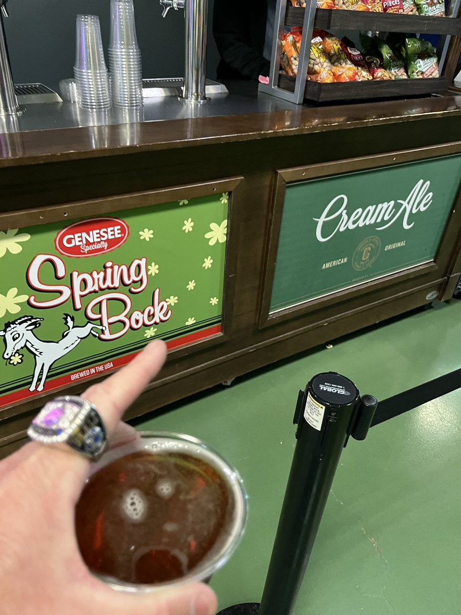 theGENNYlife's tweet photo. Enjoyed your Amber Ale while not enjoying the game .. but enjoyed … and then enjoyed … @GeneseeBrewery #Swannie and #adolphs @716TalkingProud https://t.co/4IouH7AHVI