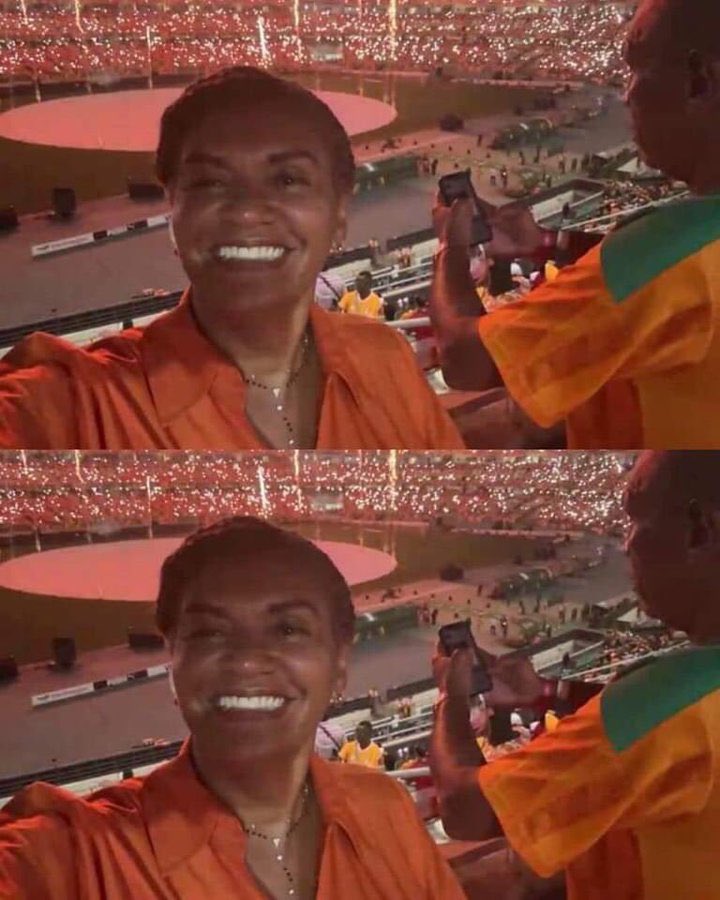 cinnamon_h15's tweet photo. Mettez les cœurs pour la belle sœur officielle 🇨🇮❤️🇨🇮❤️🇨🇮❤️🇨🇮❤️🇨🇮❤️ https://t.co/kttp4aH5l7
