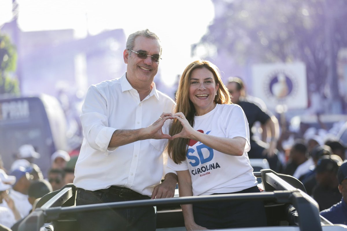 luisabinader's tweet photo. ¡El ❤️x SD sigue! ¡Juntos en un solo gobierno! #CarolinaAlcaldesa2024 https://t.co/eP3odl8o2f