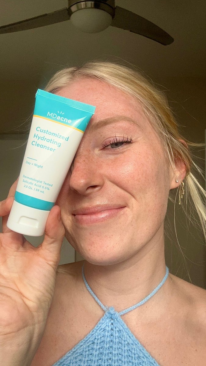 This cleanser is my absolute favorite, and saved my dry skin during the winter ❄️🥶 

With ingredients like 🍃 Green tea extract and 🌱 Aloe Vera leaf extract, this was the perfect soothing product to add to my routine

mdacne.com/products/hydra…