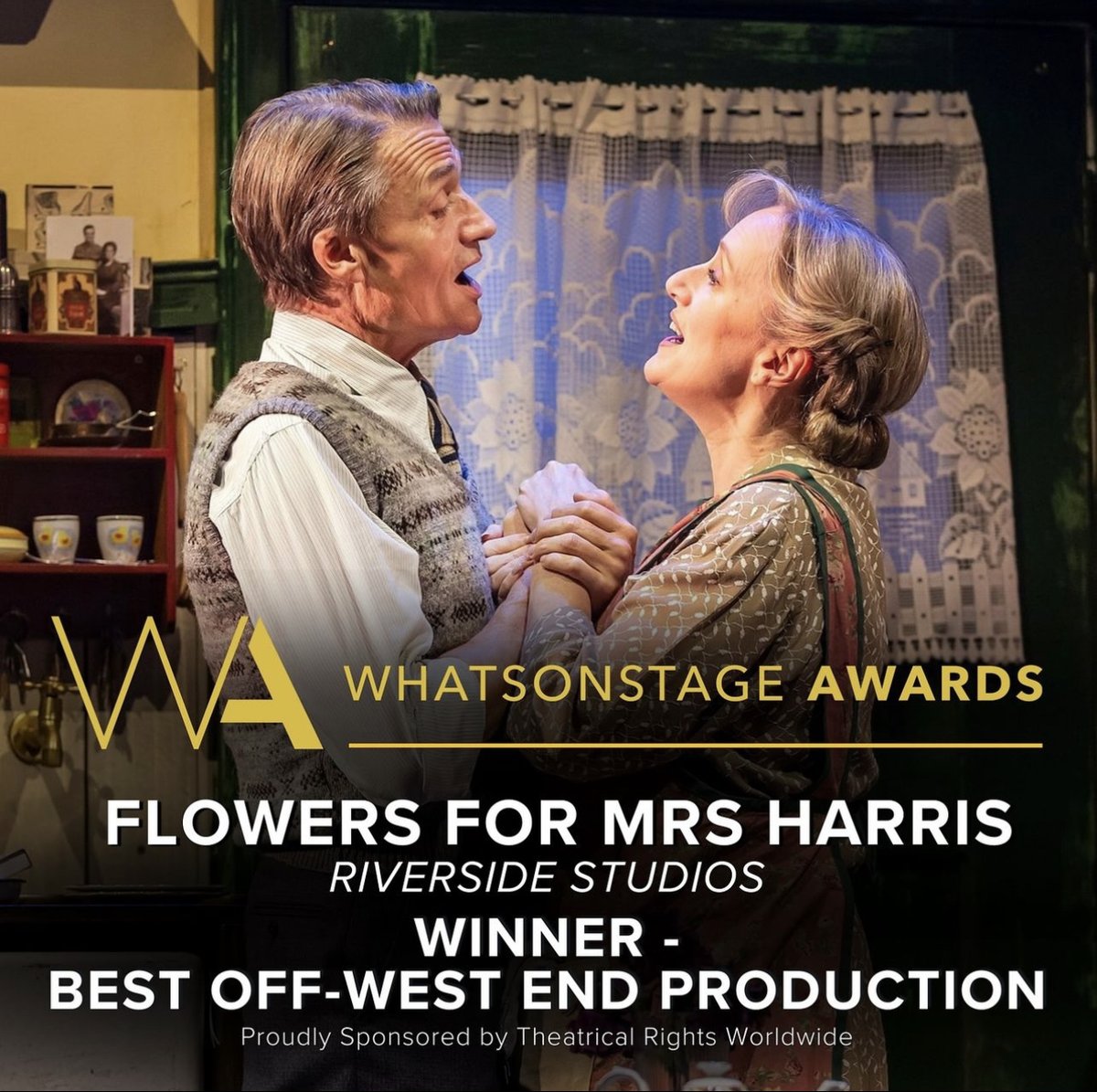 Huge congratulations to everyone involved in #FlowersForMrsHarris @RiversideLondon on tonight’s win at the #WoSAwards! 💐 What a beautiful way to cap off this adventure and we will treasure this forever 🥺 This wouldn’t have happened without all of YOU taking the time to vote…