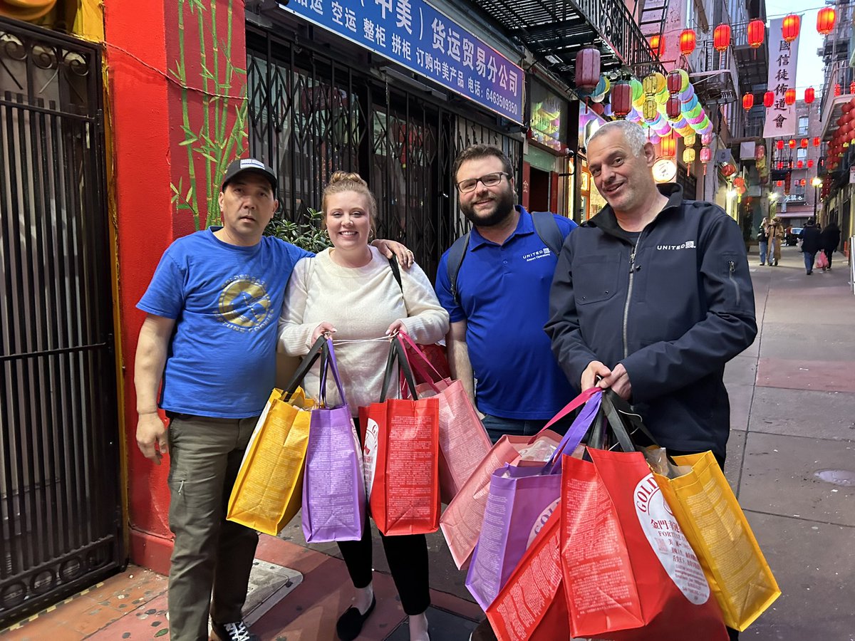 A_SimonsonUA's tweet photo. Happy Lunar New Year! To celebrate the Year of the Dragon, the SFO team distributed custom made fortune cookies with safety sayings! @AOSafetyUAL @Auggiie69 @DJKinzelman https://t.co/vfqv6g8Iaw