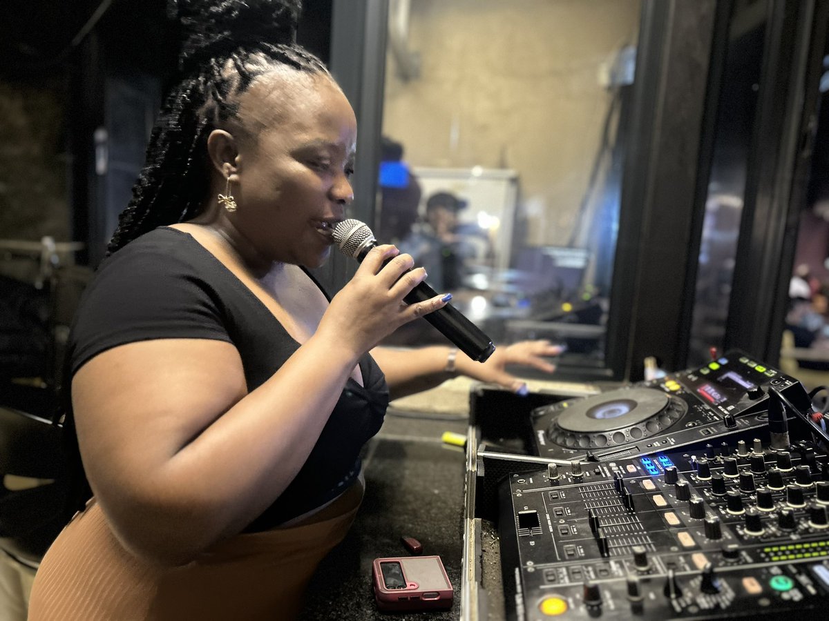 ligwalagwalaFM's tweet photo. @officially_lungile_mhango on the 1s and 2s | π: @busycorneris with #MPCombo @ikwekwezi_fm @ligwalagwalafm https://t.co/NDFCNawflx