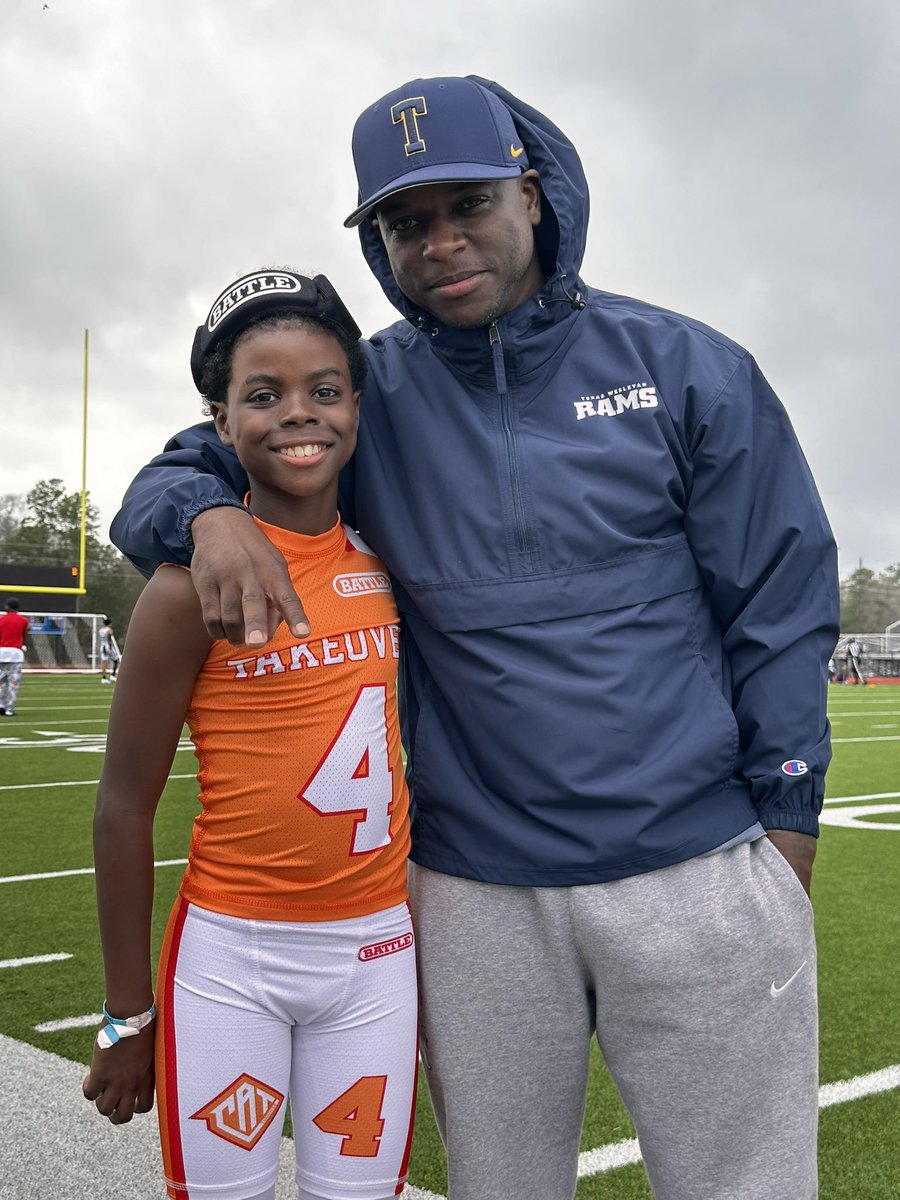 MrTonyRoberson1's tweet photo. Championship Sunday. #CatTakeover https://t.co/sQmtFwFZrK