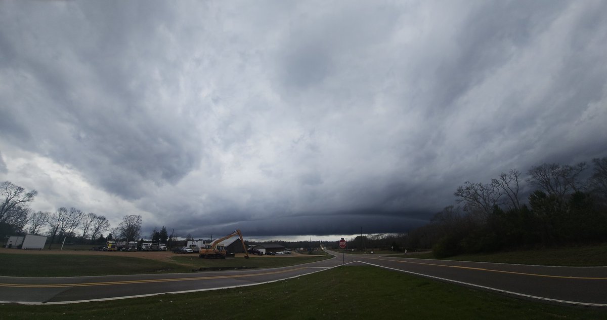 hunterhurleywx's tweet photo. and the beauty shows herself 😍 #mswx @ryanhallyall https://t.co/XpYHxVOTqf