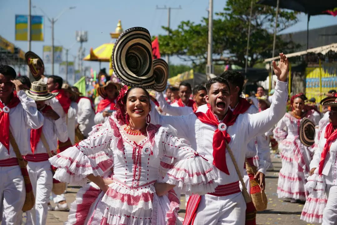 jairovargasf's tweet photo. 20 años del Carnaval De Barranquilla 2024 ,Patrimonio Cultural e Inmaterial de la Humanidad.@Carnaval_SA @Unesco #barranquilla #colombia🇨🇴 #sudamérica 😃🎶🎸🎥🌎. https://t.co/Oug6oGB1rz