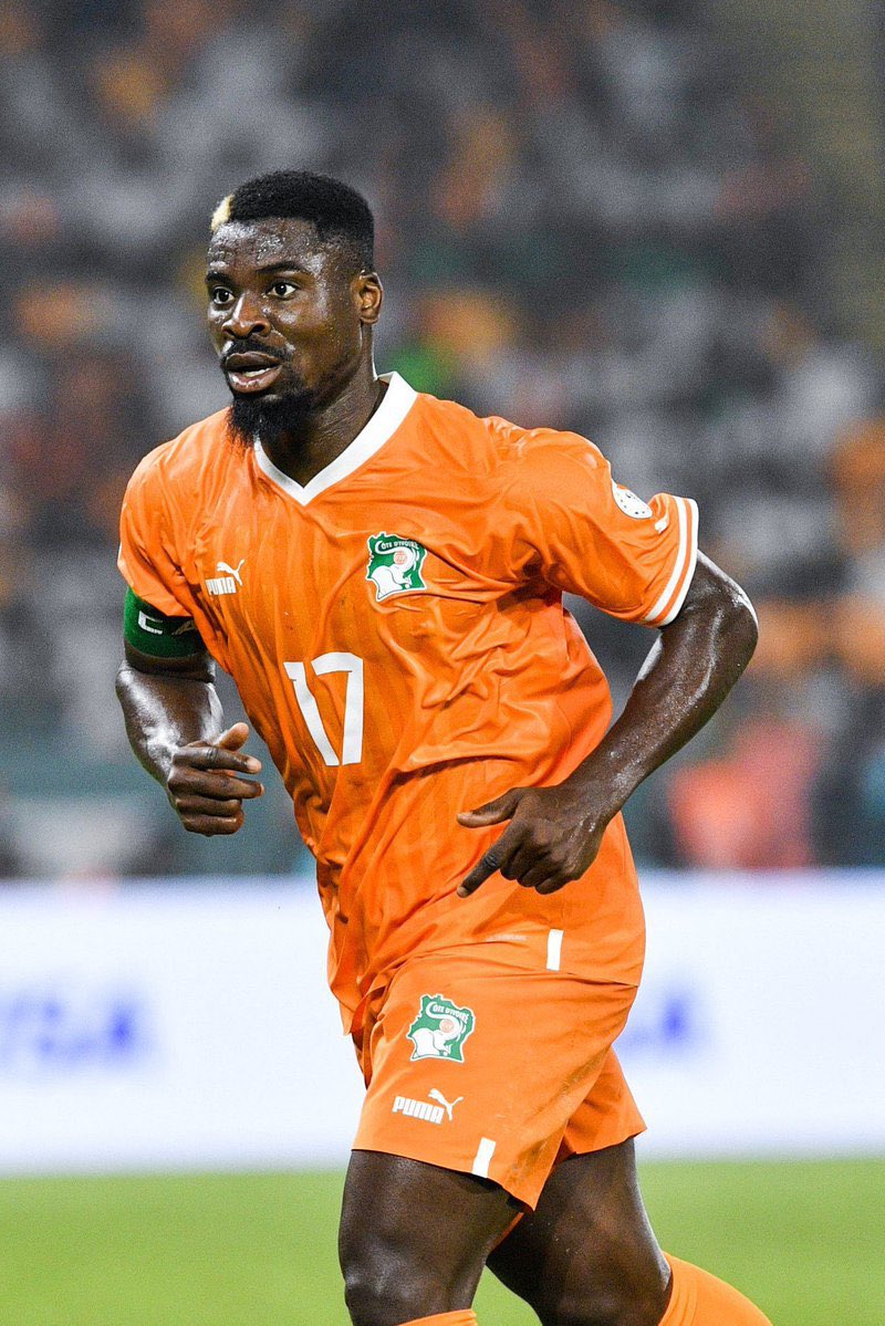 Selephanto's tweet photo. 🚨SERGE AURIER ET MAX-ALAIN GRADEL SONT DOUBLES CHAMPIONS D’AFRIQUE ! ⭐️⭐️

2015 &amp; 2024. 🇨🇮🐘 https://t.co/ueuYE2J1m7