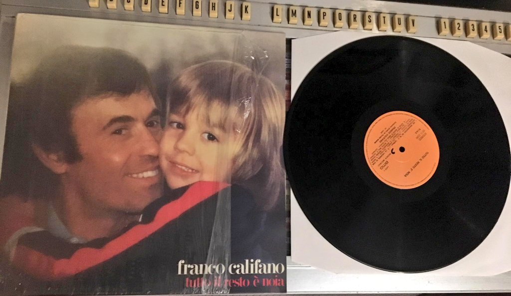 rosariopipolo's tweet image. "Tutto il resto è noia. No, non ho detto gioia, ma noia, noia, noia." IL #vinile manifesto che consacrò il Califfo per l'eternità, con il bimbo in copertina amato come un figlio. #FrancoCalifano mi fa venire ancora la pelle d'oca. #Califano