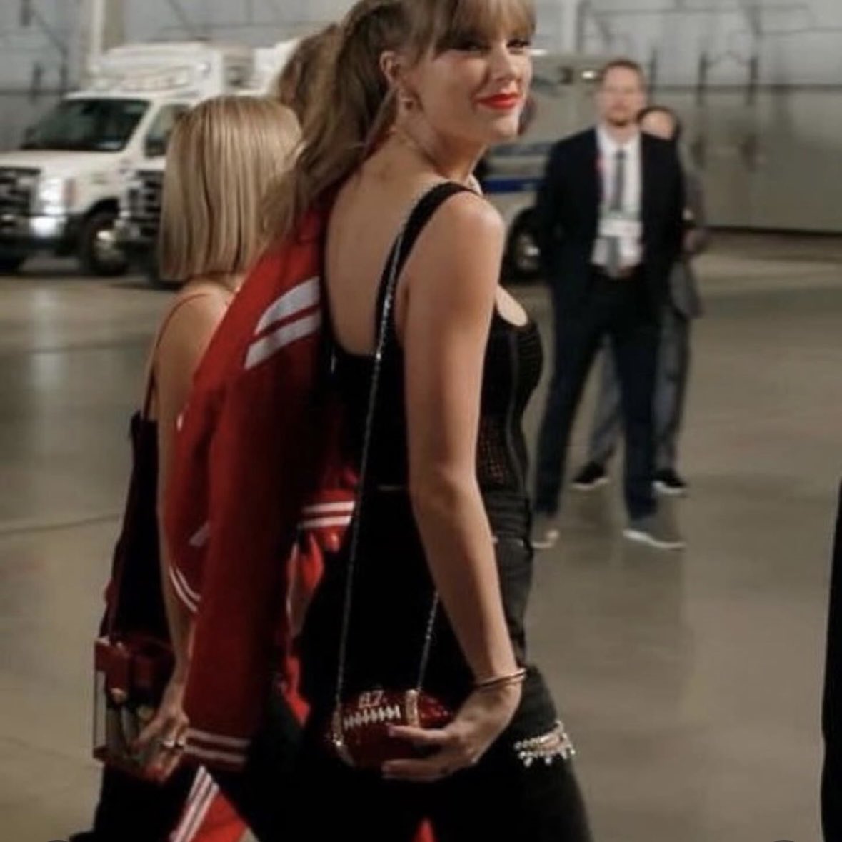 VANESSA MAI tweet media