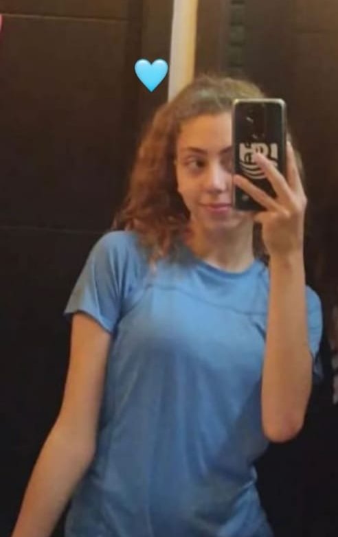 pervinaksoysero's tweet photo. Aklıma getirmek bile kalbimi sıkıştırırdı.Şimdi sensizim,tam 370 gün. Bu acının adı yok, dili yok.Öldük,her gün öldük,son nefesimize kadar hergün öleceğiz.Serin'imin yüzü, gözü, saçları,sesi,kokusu. Canım,kuzum.Seni alanlar bizden korksun.Her türlü belanızı versin yüzsüz köpekler https://t.co/AShzcO281P